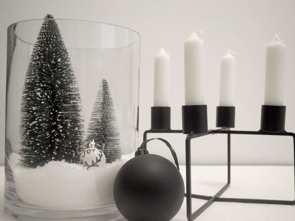 Skandinavischer Christbaumschmuck aus schlichten