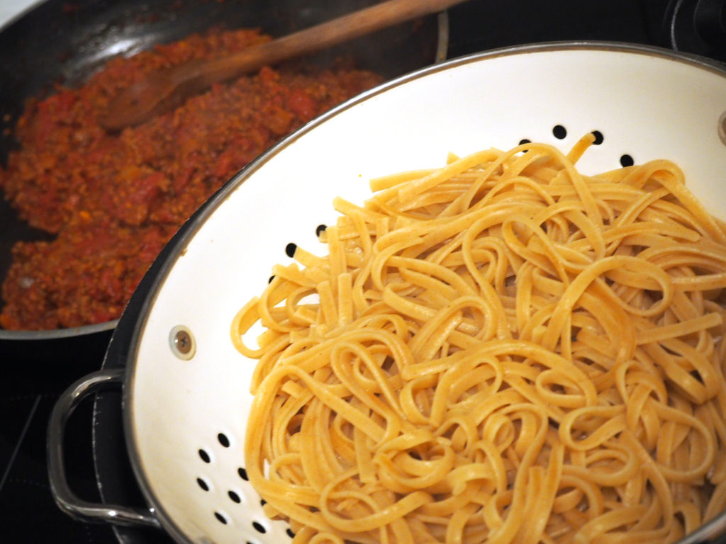 gesunde-fitness-spaghetti-nudeln-kochen