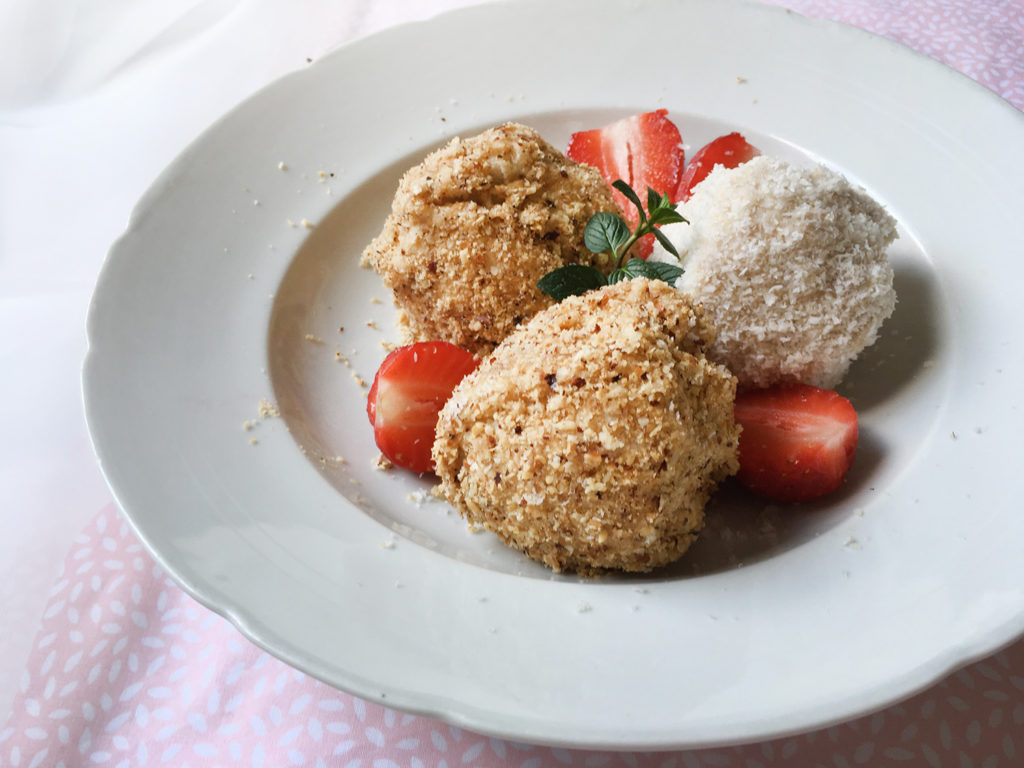 gesunde-lowfat-fitness-erdbeerknödel