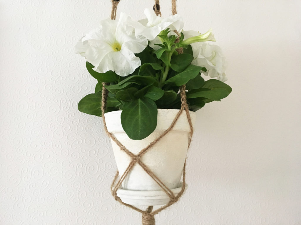 diy-blumenampel-knüpfen-im-bohostil