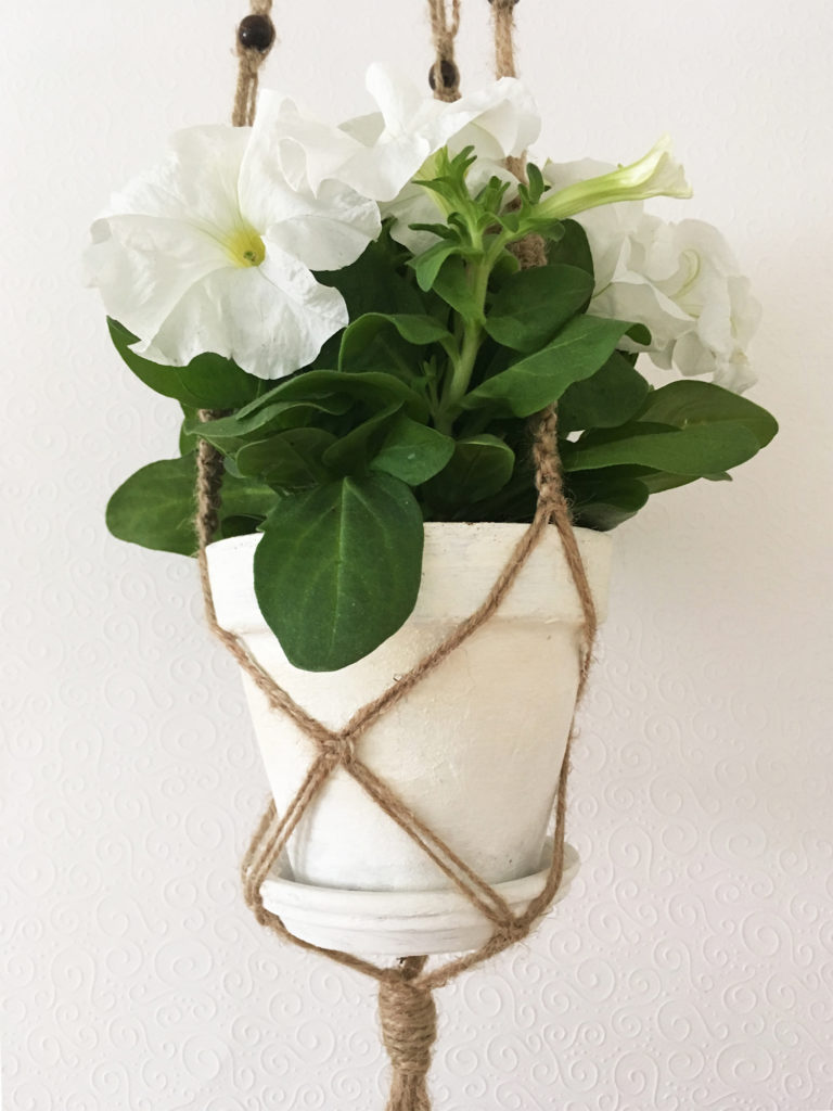 diy-blumenampel-knüpfen-im-bohostil