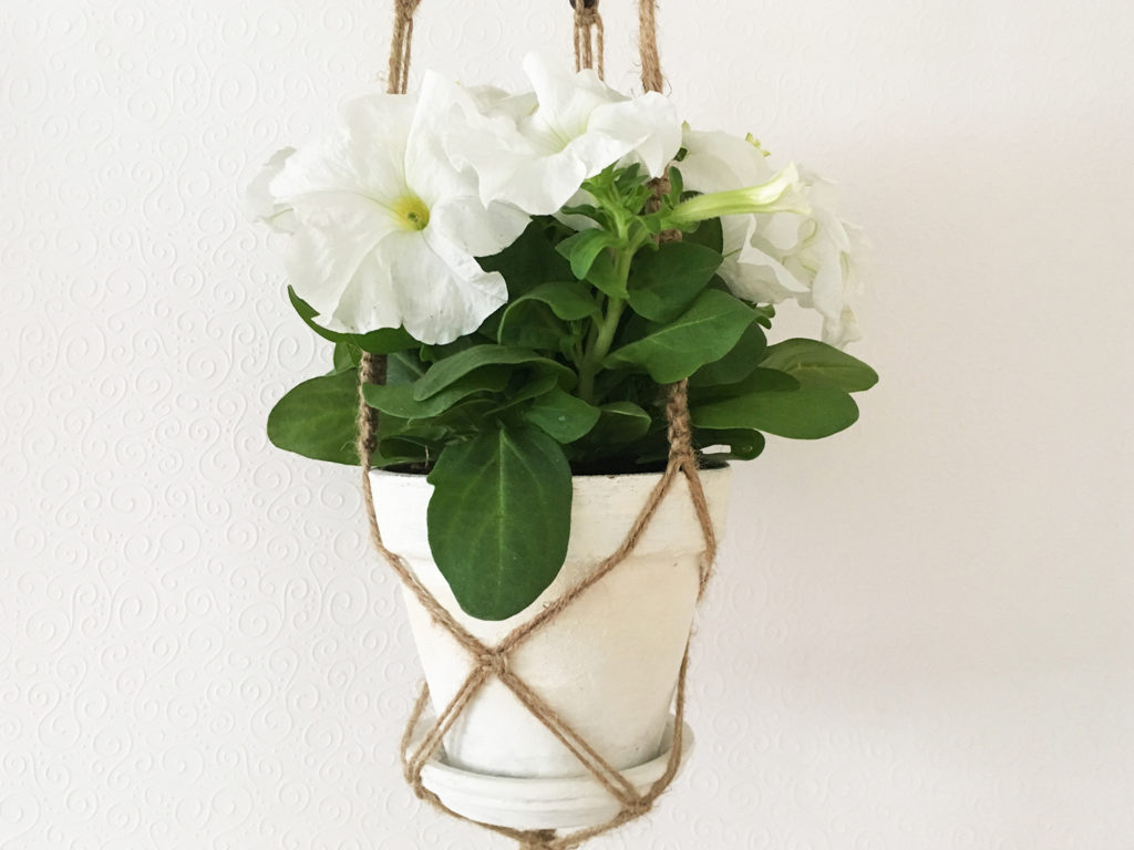 diy-blumenampel-knüpfen-im-bohostil