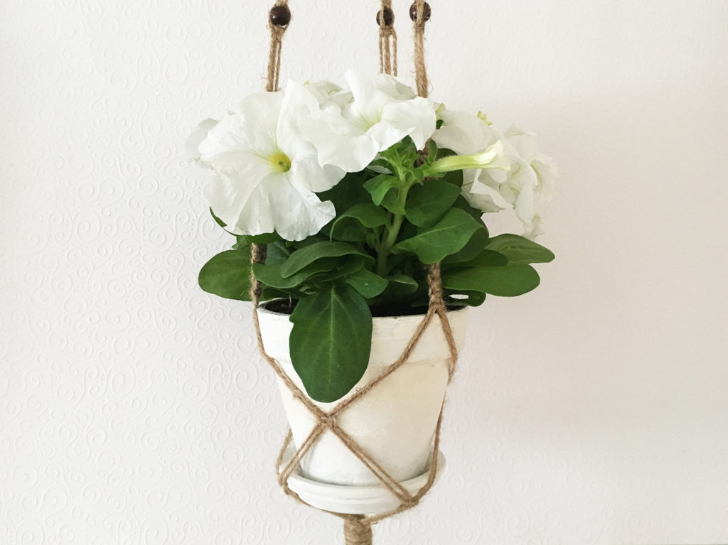 diy-blumenampel-knüpfen-im-bohostil