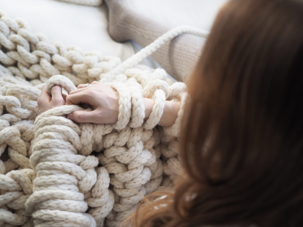 diy-xxxl-kuscheldecke-stricken