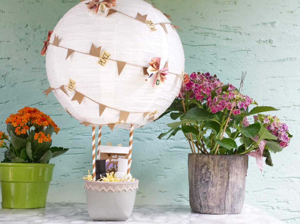 DIY-kreatives-geldgeschenk-hochzeit-heißluftballon