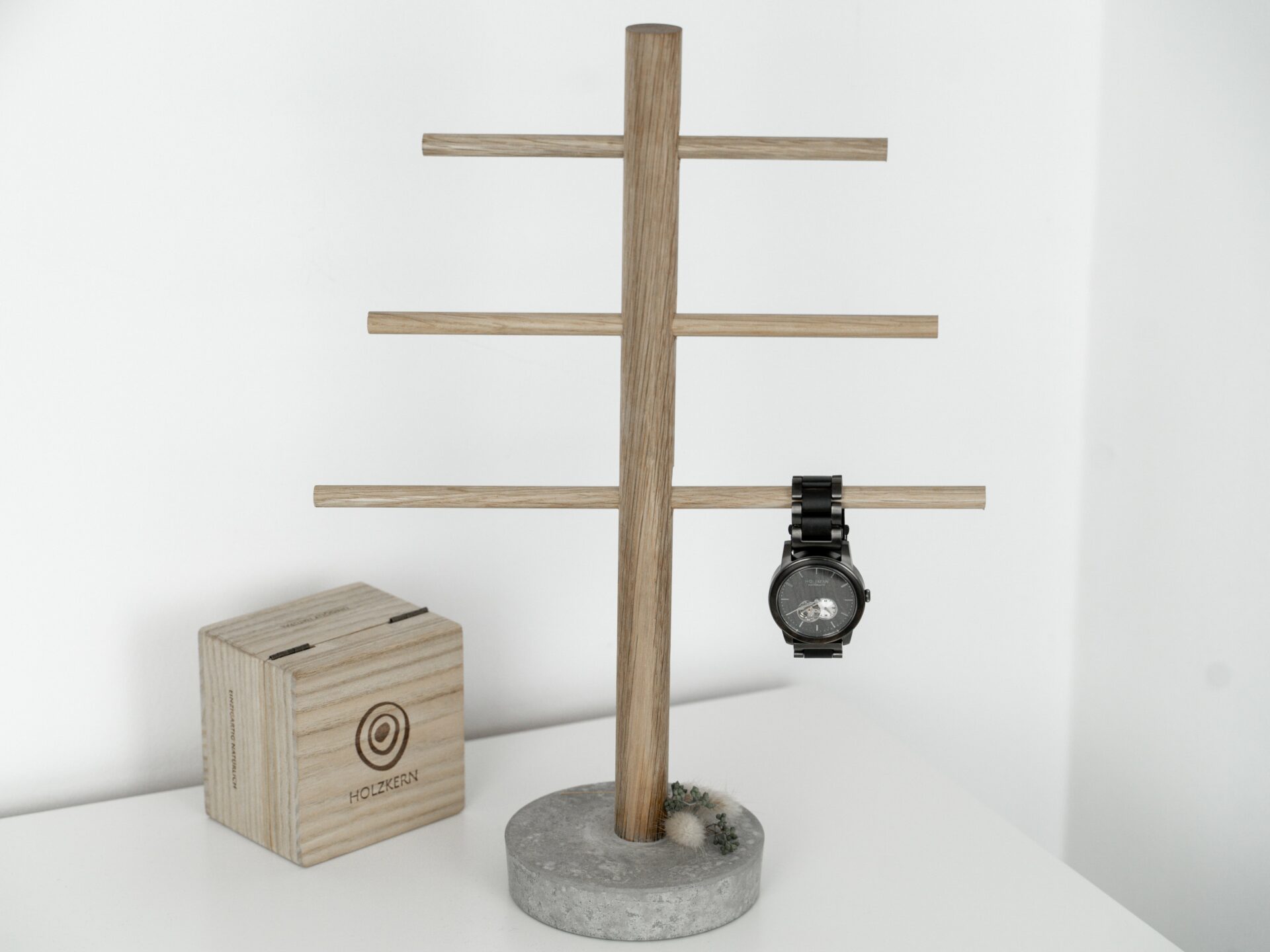 Uhrenständer selber machen einfaches DIY aus Beton und Holz